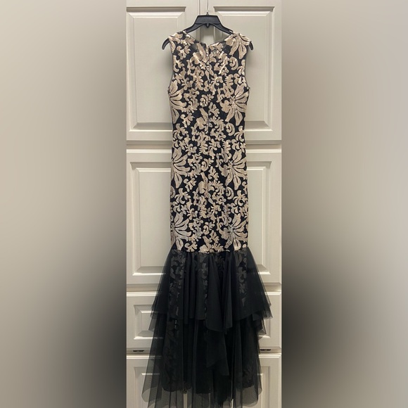Gorgeous Betsy & Adam gown w/black tulle & champagne colored sequins. Size 6. - Picture 11 of 12
